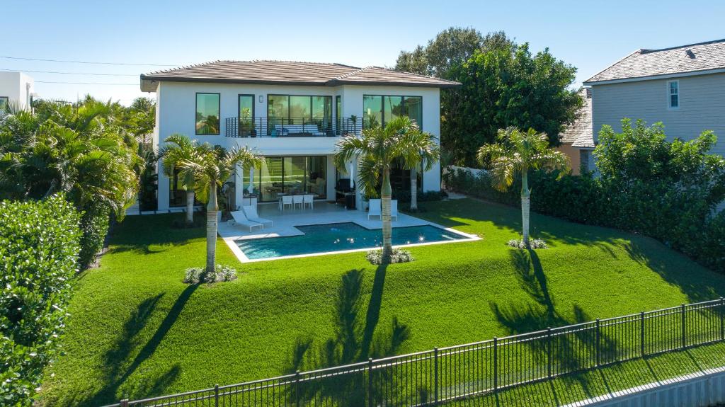 The Delray Hideaway image