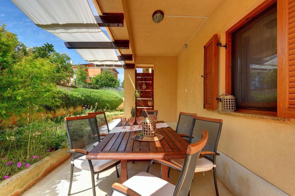 Apartments Buic photo 2