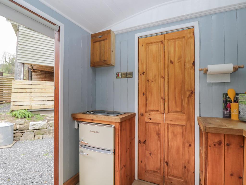 Rabbit Hill Hut photo 2