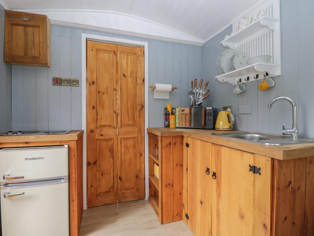 Rabbit Hill Hut photo 4