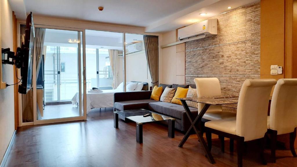 6D-3bedrooms35bathdowntown Bangkok Near BtsMrt photo 1