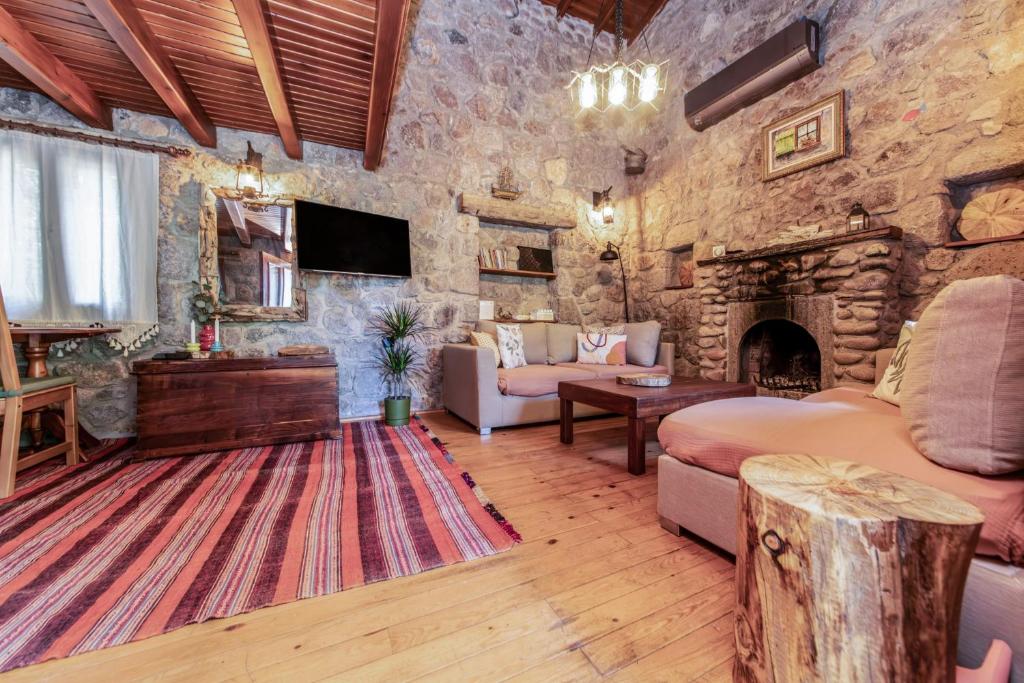 Chic Villa w Fireplace 3 min to Beach in Bodrum photo 4