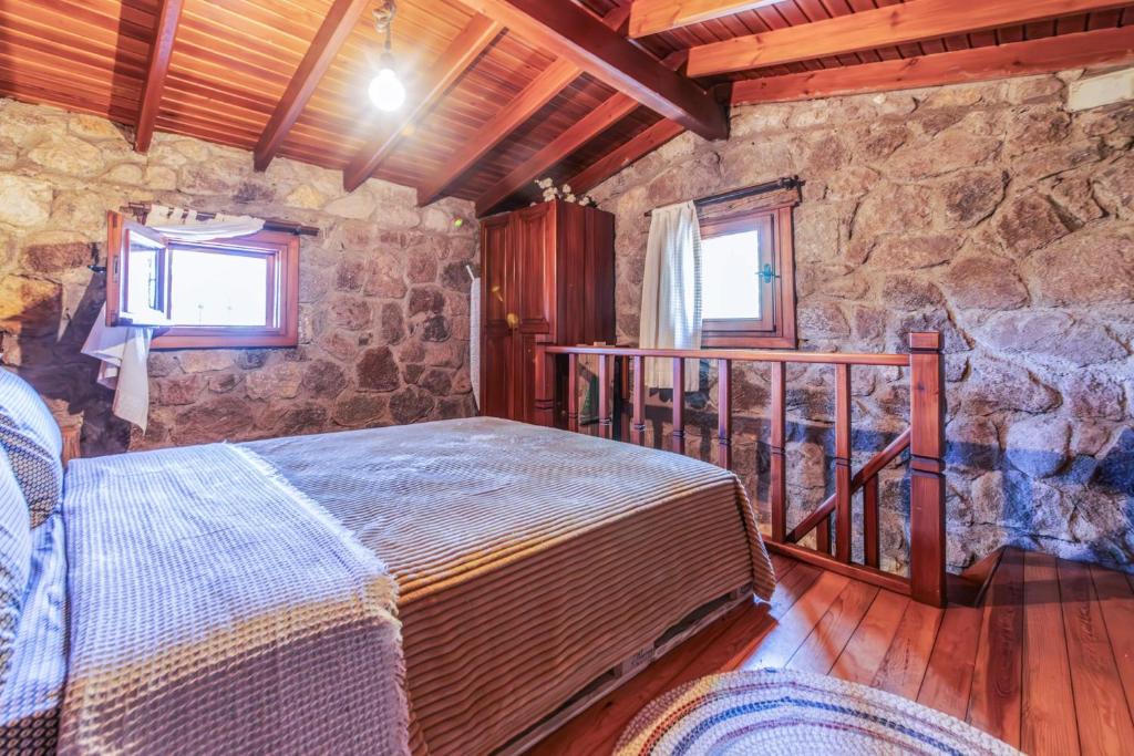 Chic Villa w Fireplace 3 min to Beach in Bodrum photo 1