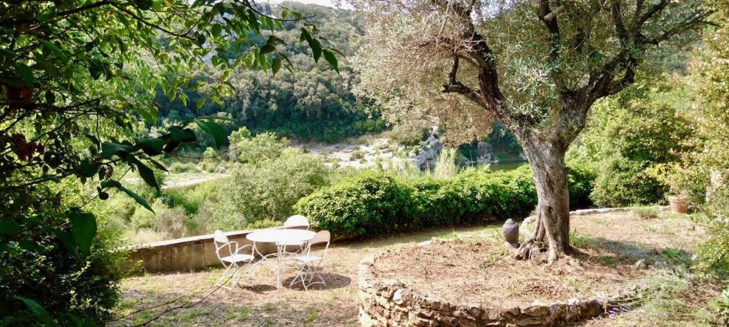 LOCATION VACANCES LA VILLA DU GARDON - EXCEPTIONNEL A COLLIAS - ACCES DIRECT A LA RIVIERE - VUE PANORAMIQUE SUR LES GORGES - 2500€/sem photo 3
