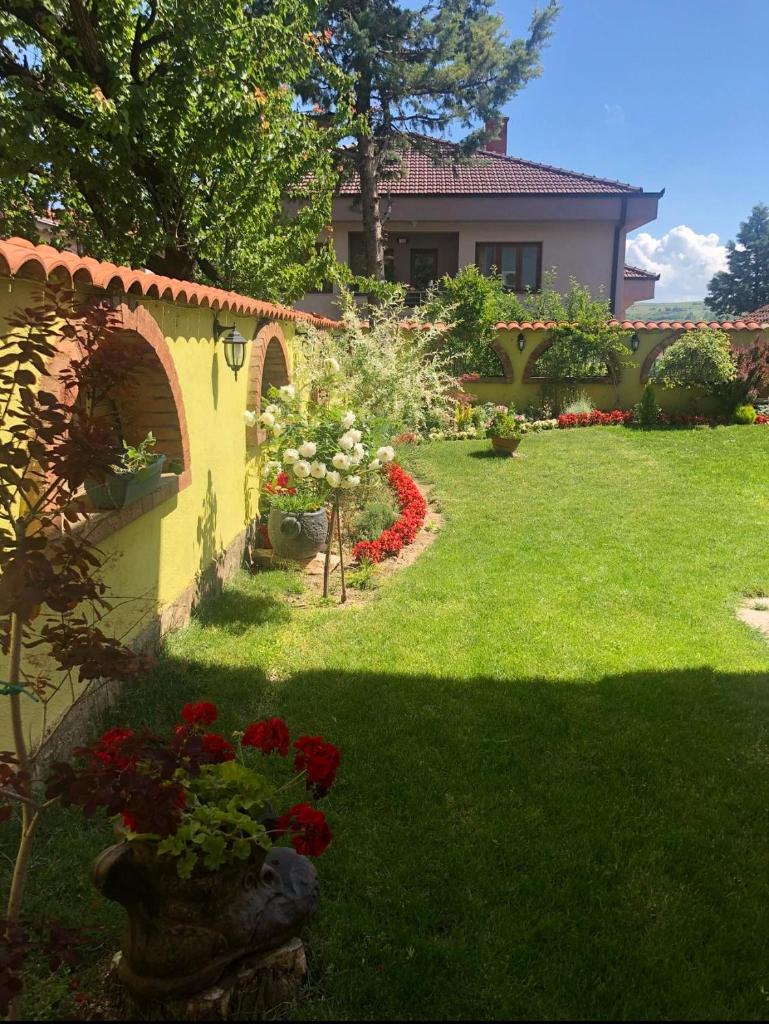 Lux Garden Home D photo 2