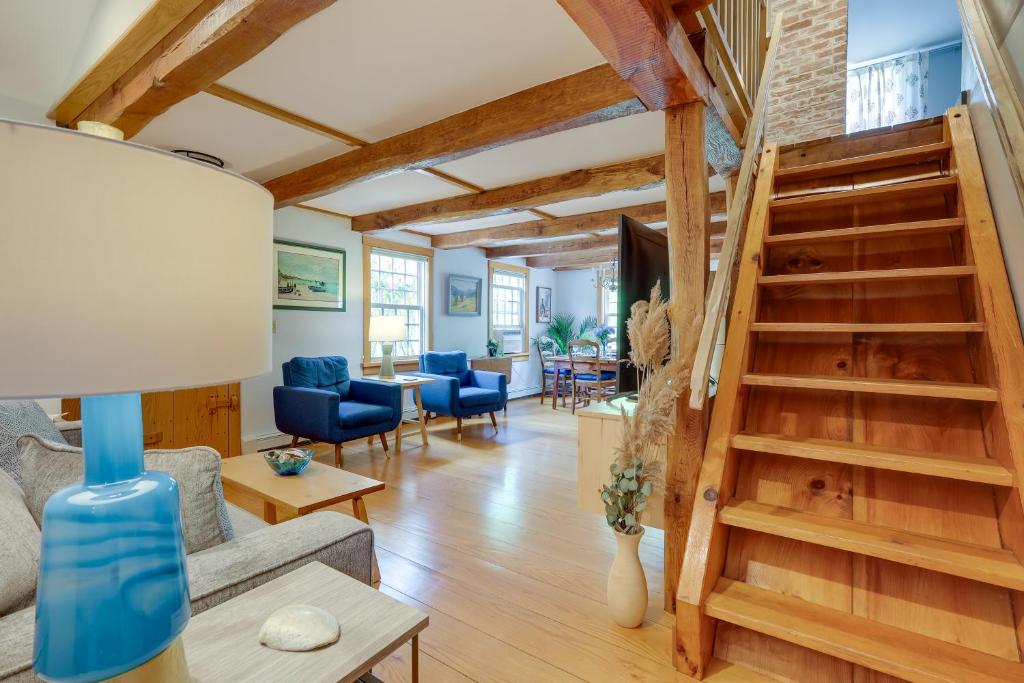 Unique Cape Cod Vacation Rental with Yard and Fire Pit photo 4