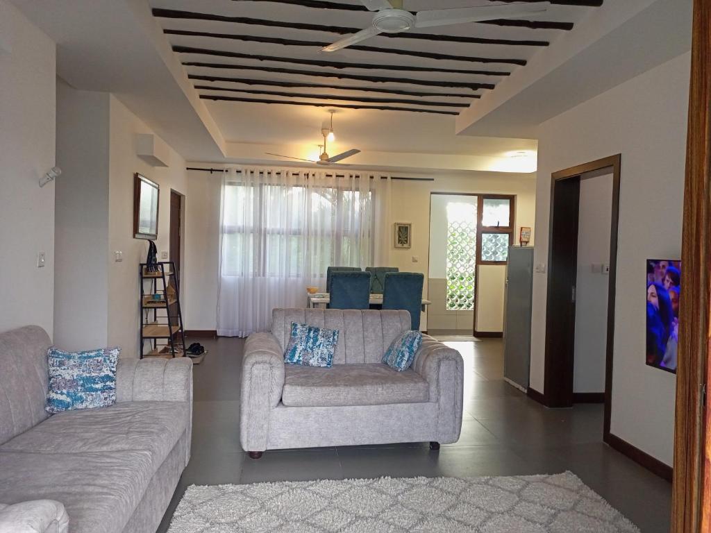 Kikambala Two Bedroom Beachfront Apartment photo 4