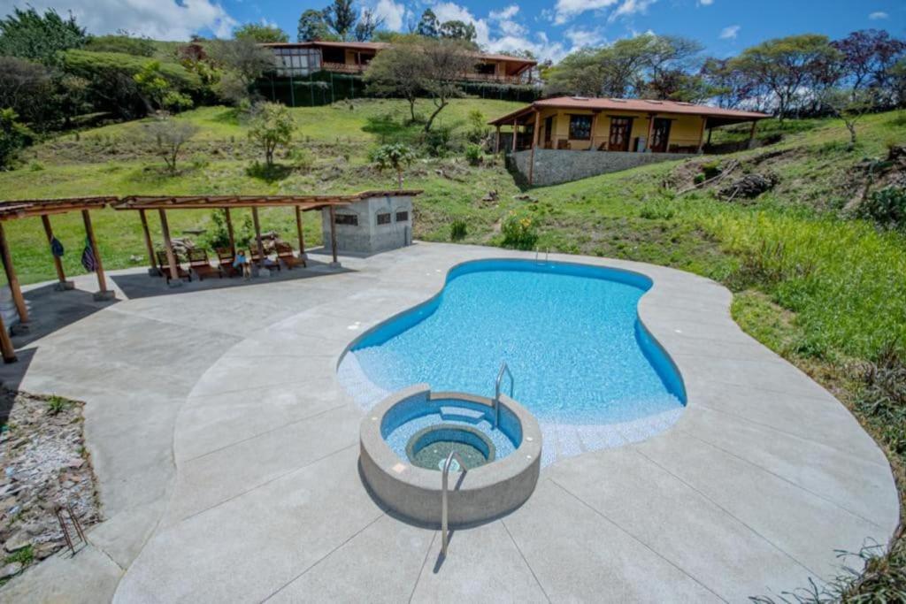 Vilcabamba casa / granja Vilcabamba house / farm