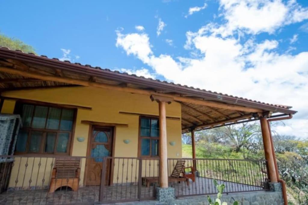Vilcabamba casa / granja Vilcabamba house / farm photo 4
