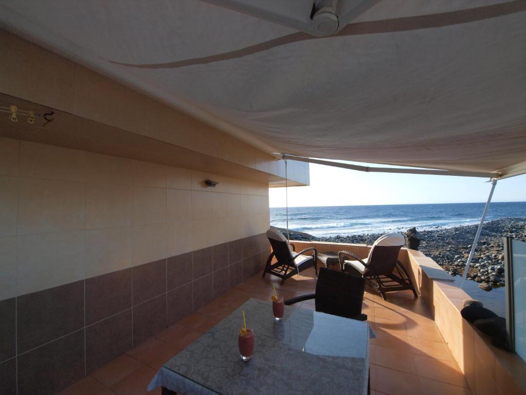 sunrise directly at the sea photo 1