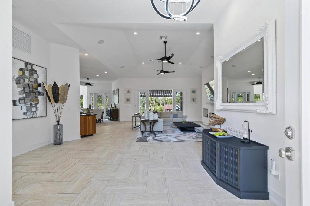 Exquisite Resort Style Pool Home - Lambert Ave - Flagler Beach photo 4