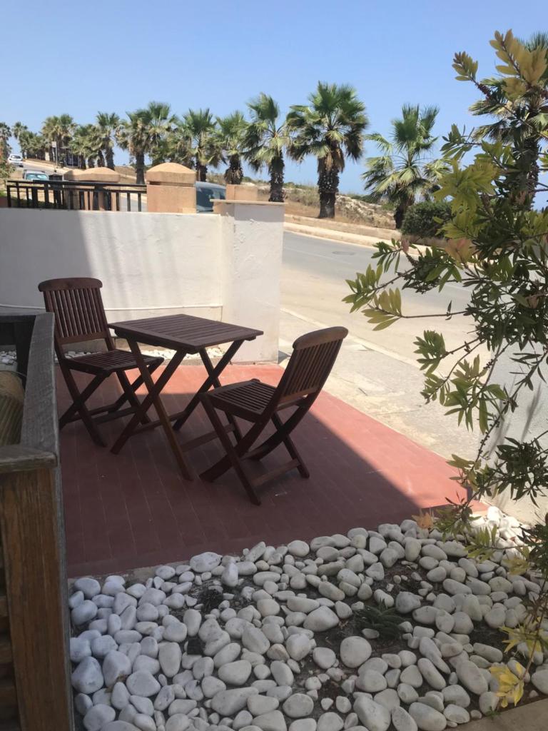 Seafront, 2 bed apartment in quiet central area photo 1
