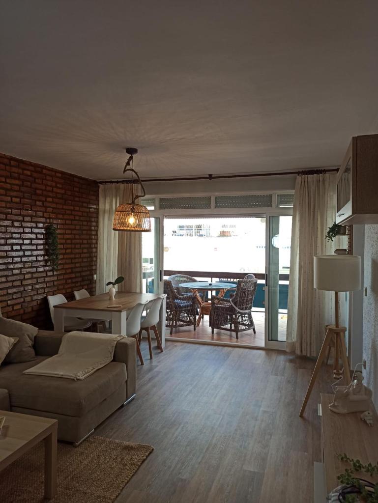 APARTAMENTO 1ª LÍNEA EN PLAYA DE GANDÍA photo 2