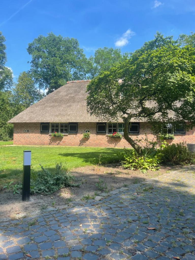 Unieke Twentse boerderij - 4 bedrooms & huge private garden photo 2