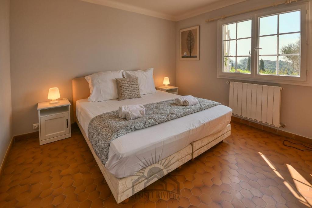 LA RAVINELLE Villa pour 8 by Sunset Riviera Holidays photo 2