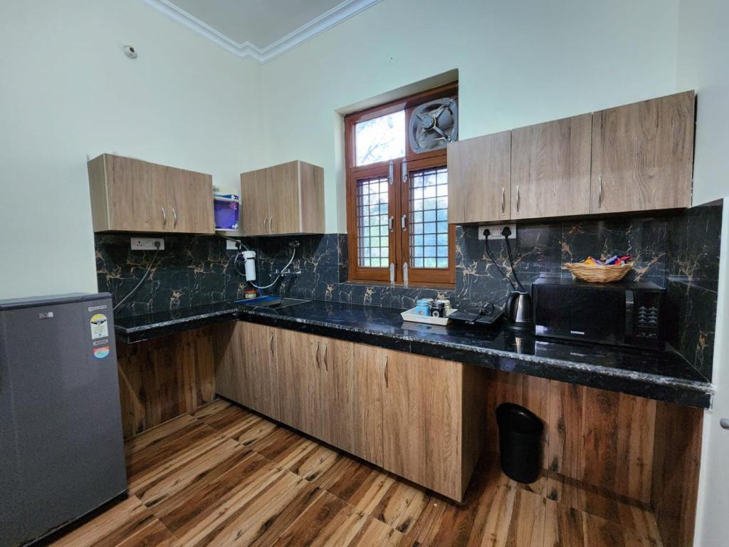 Param Country Home and Pool photo 4