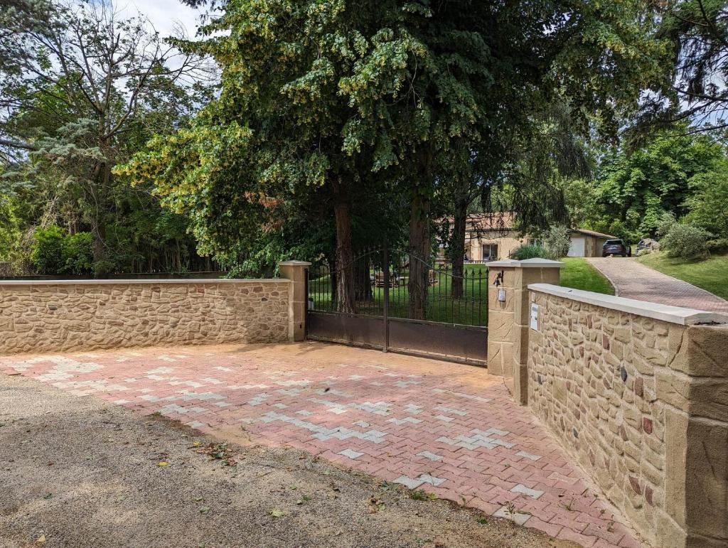 Fermette 200m2 - Grand jardin-Piscine chauffé en pleine nature photo 2