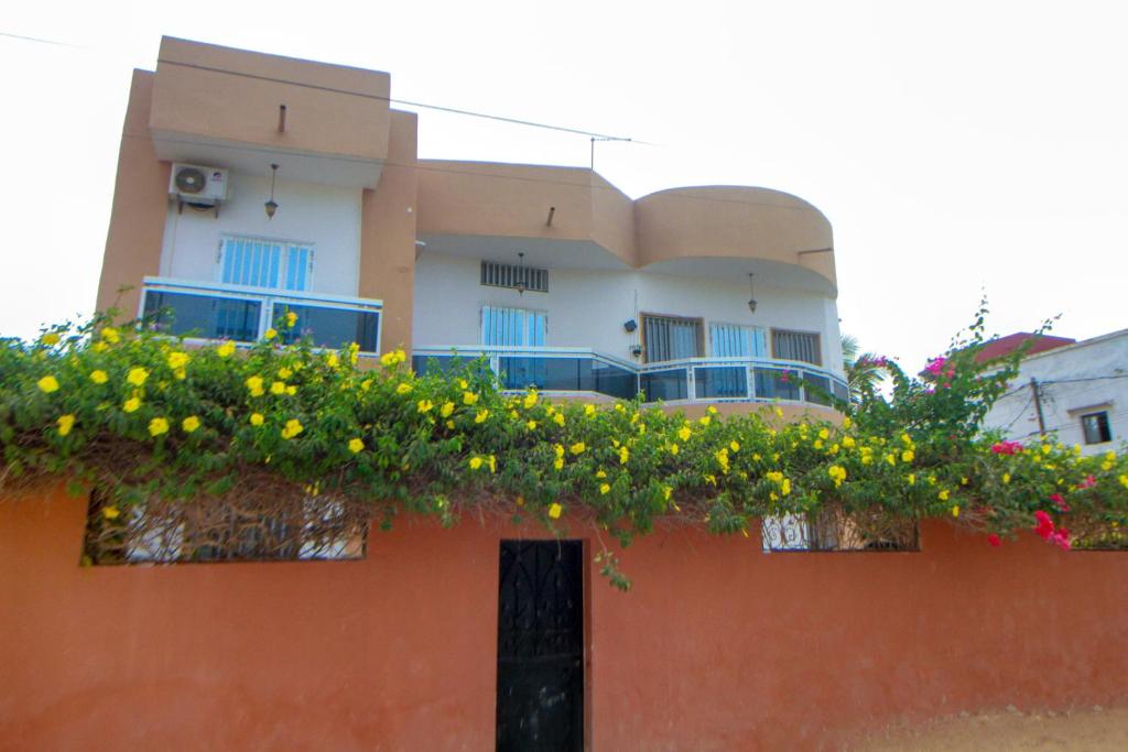 "Ô soleil" une Villa moderne dans un quartier paisible du centre de Saly
