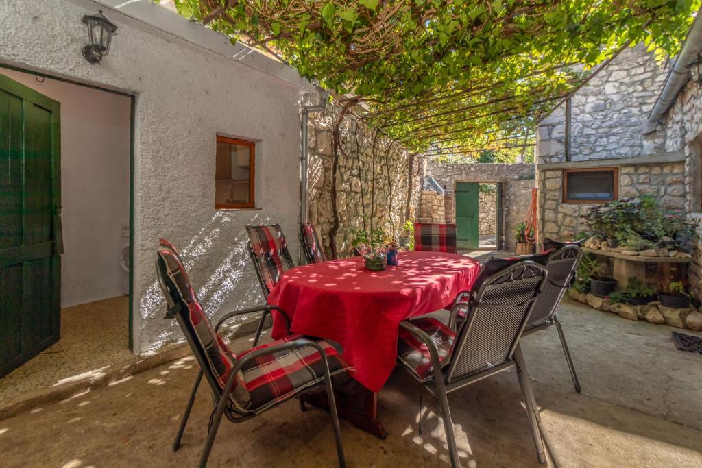 House Seka photo 1