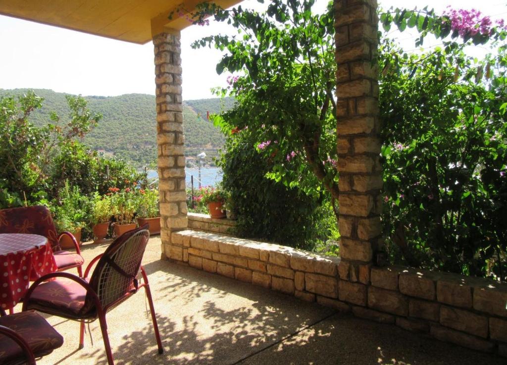 Apartments Mala kuca kraj mora photo 1