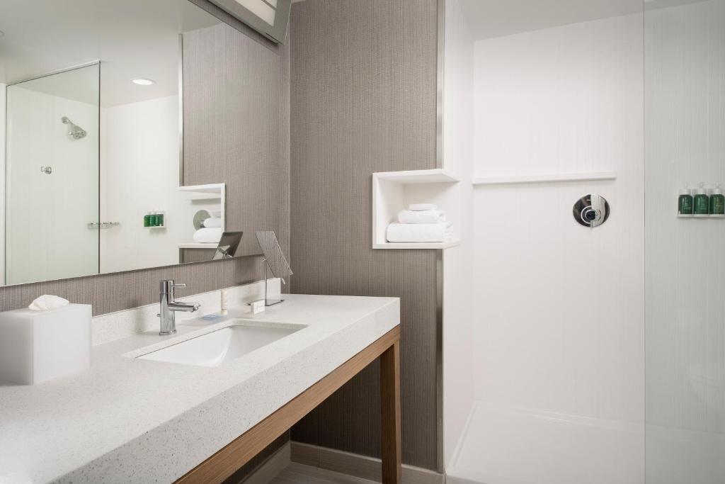 Courtyard by Marriott Las Cruces at  NMSU - Tap to explore photos