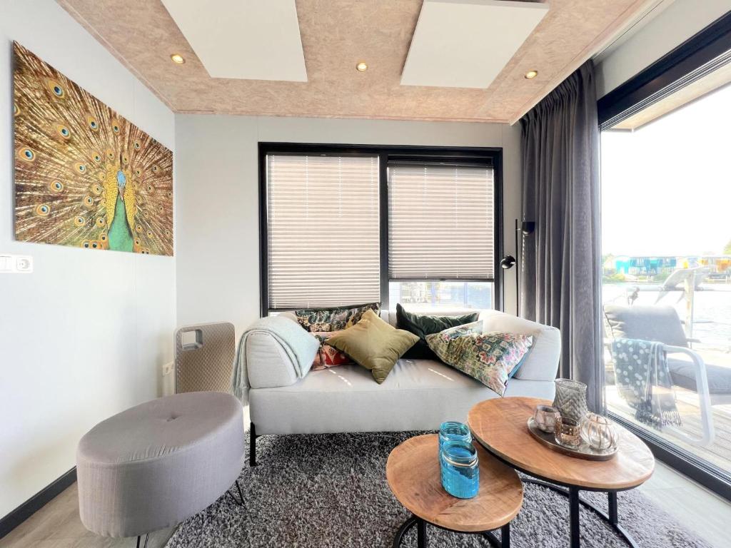 Jopies Houseboat photo 1