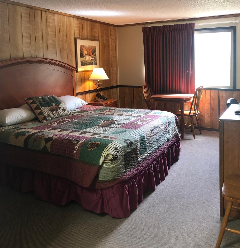 Denali Park Hotel - Tap to explore photos