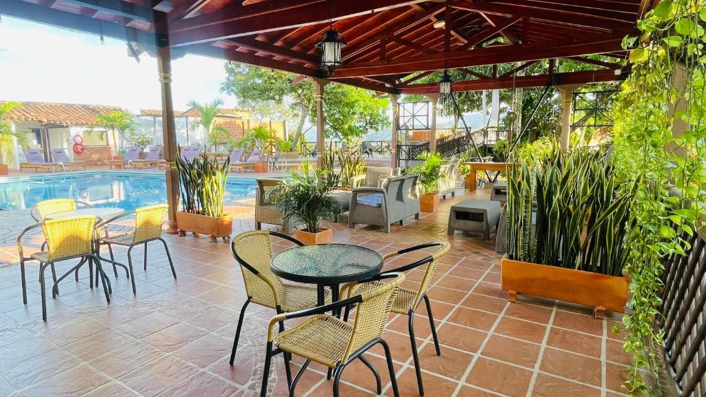 Hotel Caseron del Parque photo 2