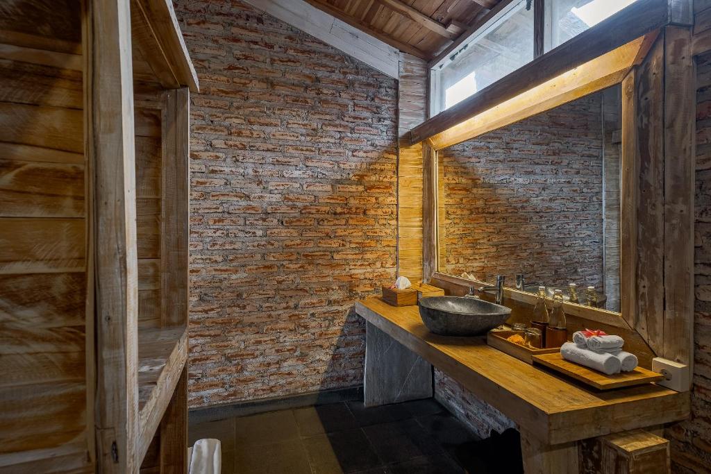 Joglo Organik Guesthouse - Tap to explore photos