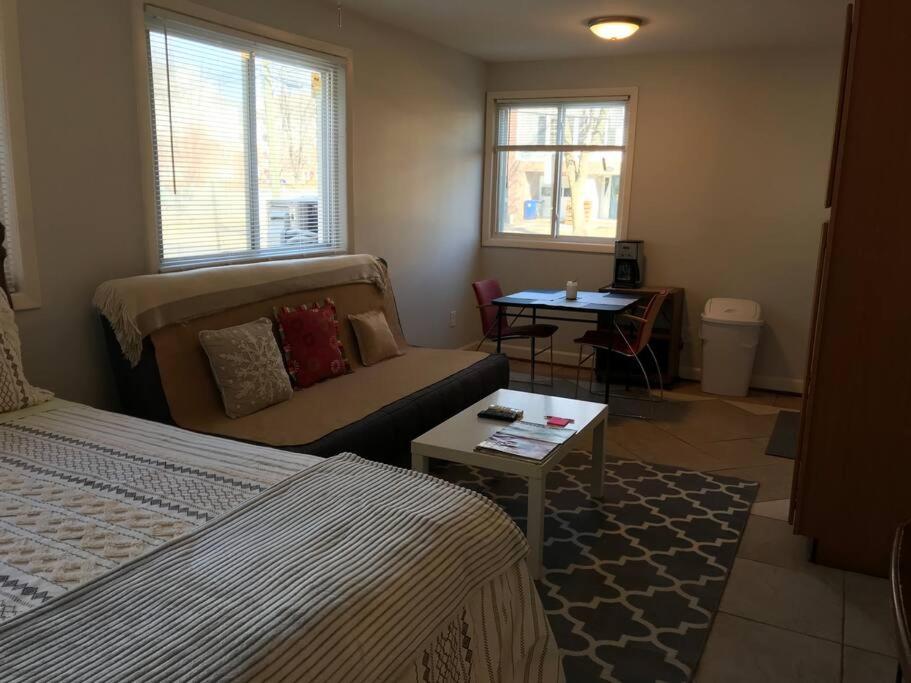 Walk2Metro's,DCGem,Private,Wifi, FreeParking photo 1