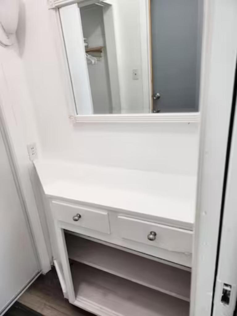 Affordable Private Rooms with Shared Bath Kitchen near SFO (SA) - Tap to explore photos