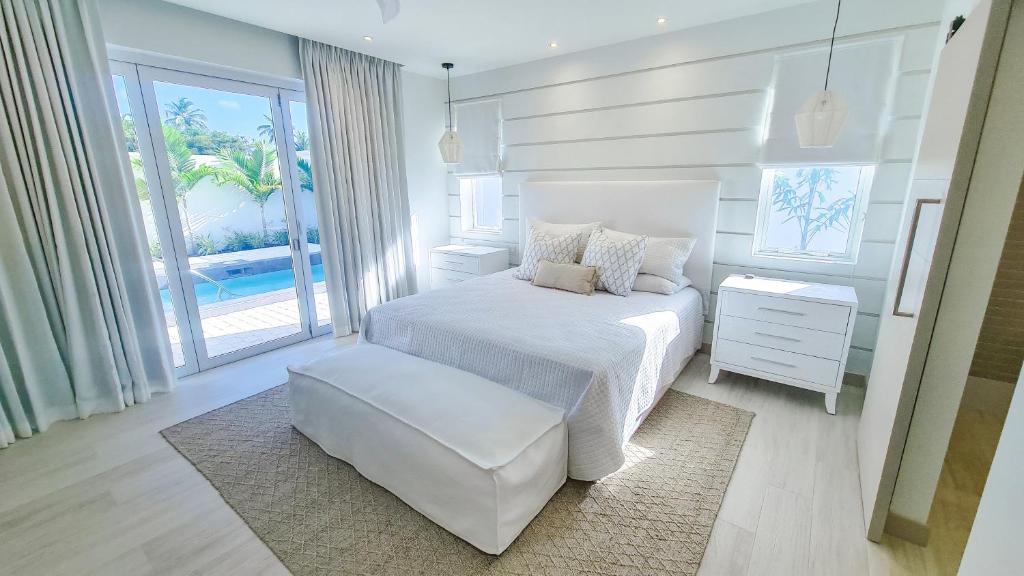 Unforgettable 3BR Luxury Villa at Porter's Place photo 3