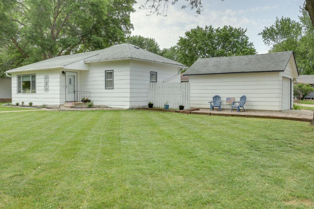 Akron Getaway with Backyard Patio and Gas Grill! photo 2