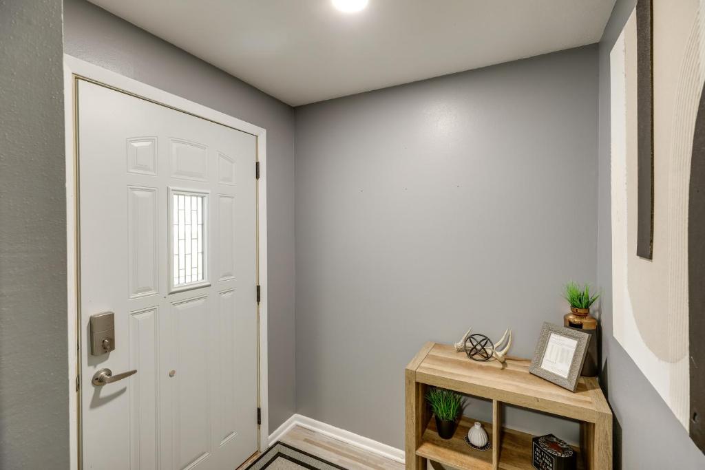 Akron Getaway with Backyard Patio and Gas Grill! photo 3