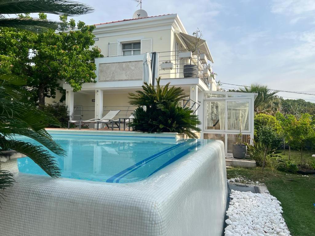 Villa close to the beach