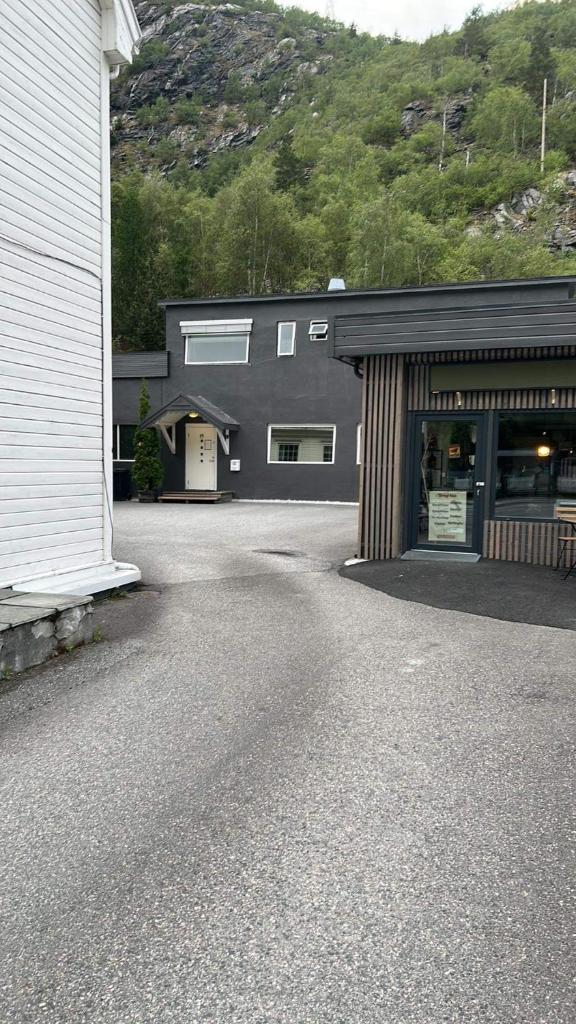 Den Vesle Sjarmøren As The most central place in Årdal ! Free Parking on the site ! photo 2
