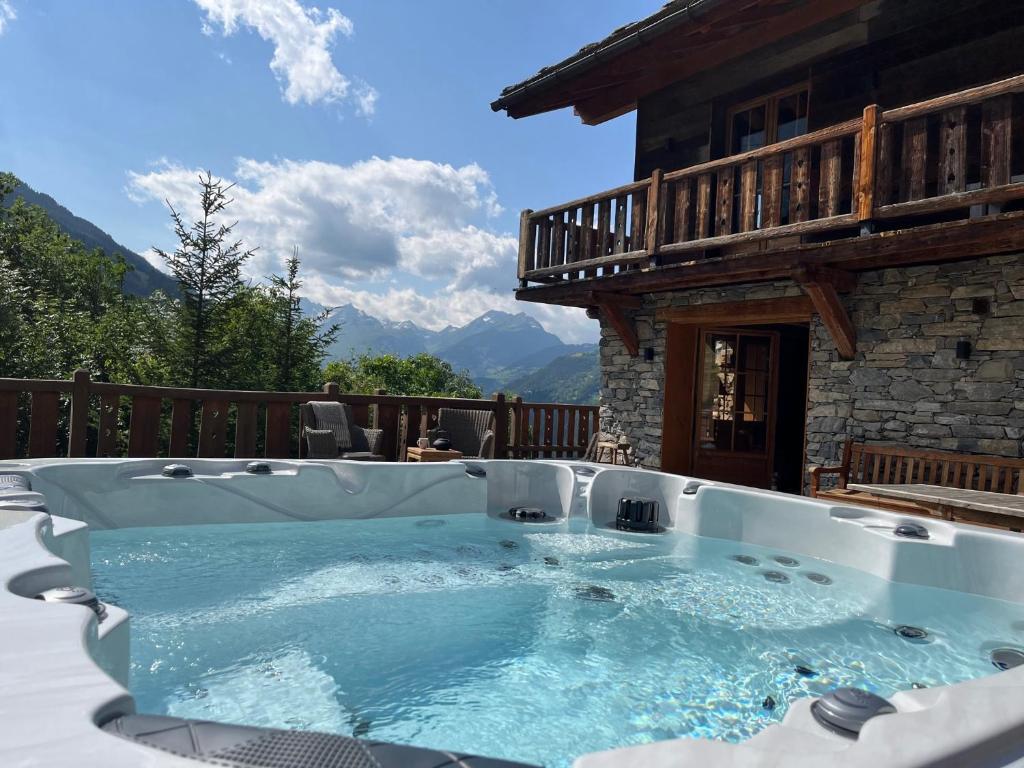 Chalet Ruitor, chalet 500 m2 luxueux de caractère photo 1