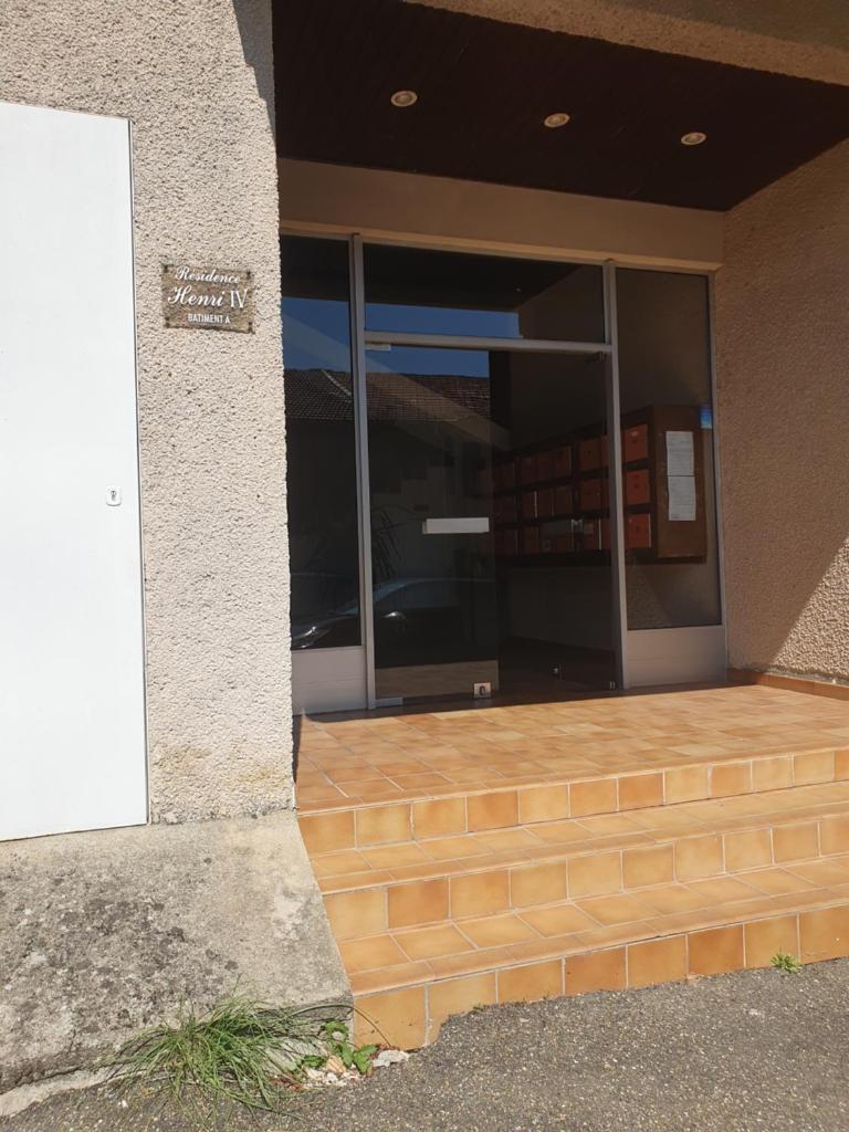 Studio 2 lits . 500m des thermes. 1 km du Lac photo 2