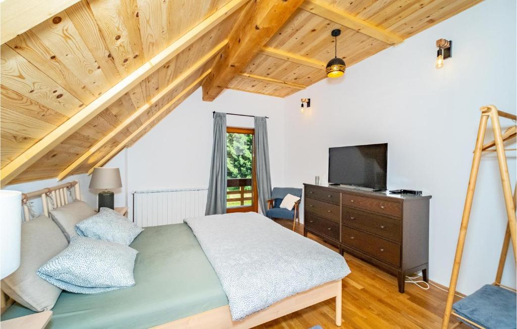 Stunning Home In Jasenak With Wifi And 4 Bedrooms photo 4
