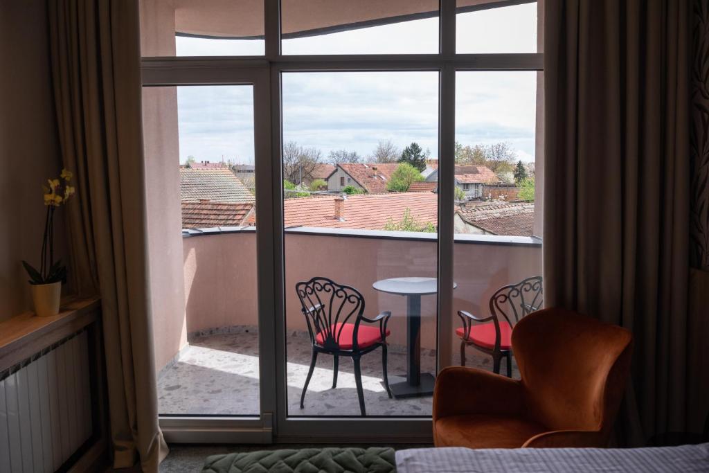 HOTEL GRACIAN photo 2