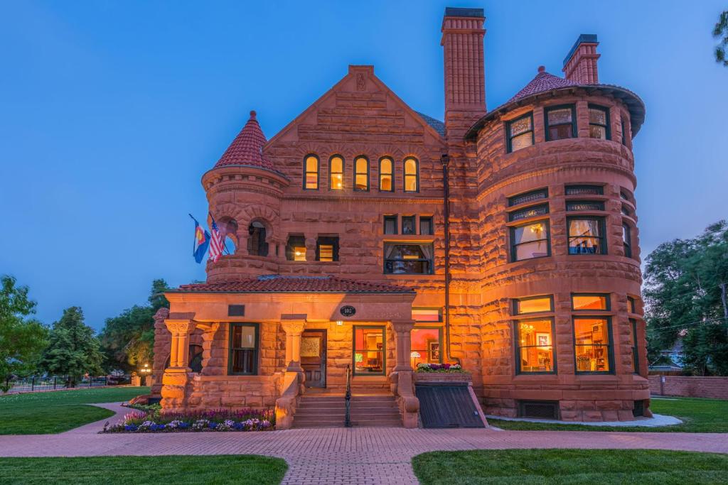 Orman Mansion - Pueblo's Most Luxurious Stay! photo 1
