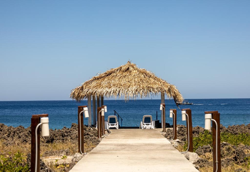 Seagrape Plantation Resort & Dive Center photo 1