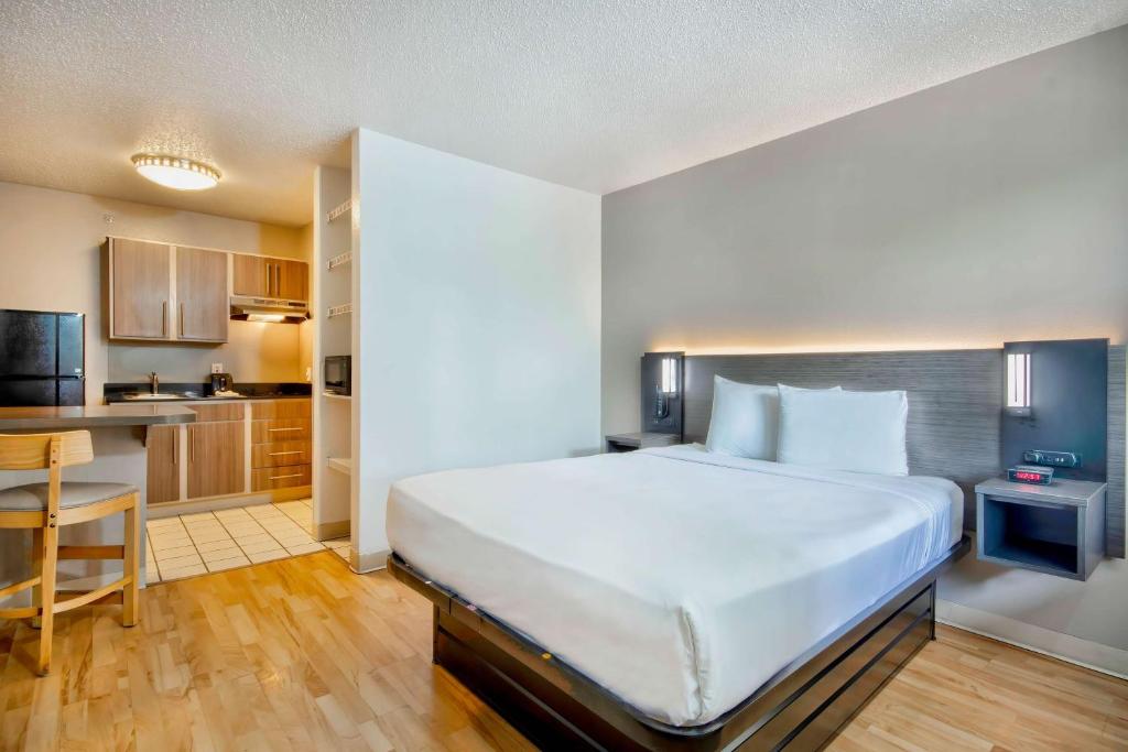 Studio 6 San Antonio, TX - Medical Center image