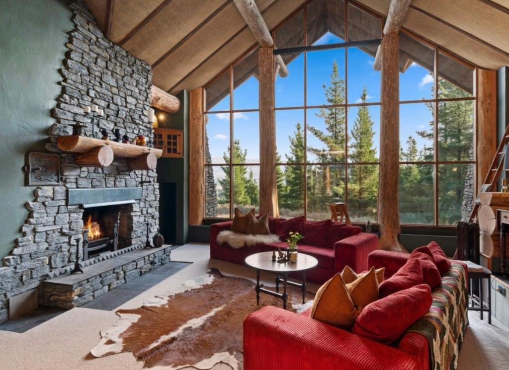 Fairytale Log Cabin - Homewood Forest Retreat photo 4