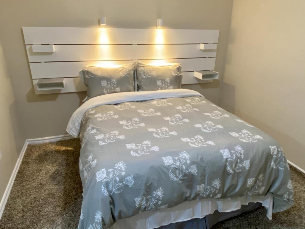 Affordable Room with FREE Parking in Newmarket ON