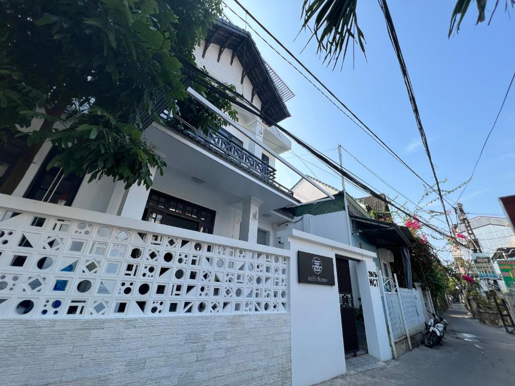 ANH’s HOUSE