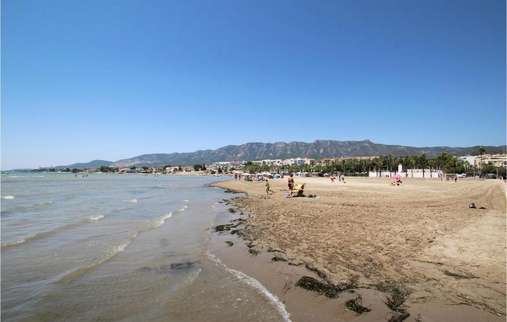 Nice Apartment In La Rpita With Wifi And 2 Bedrooms photo 4