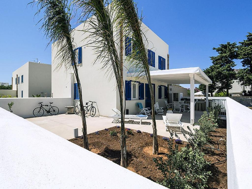 Modern Holiday Home in San Vito Lo Capo with Roof Terrace
