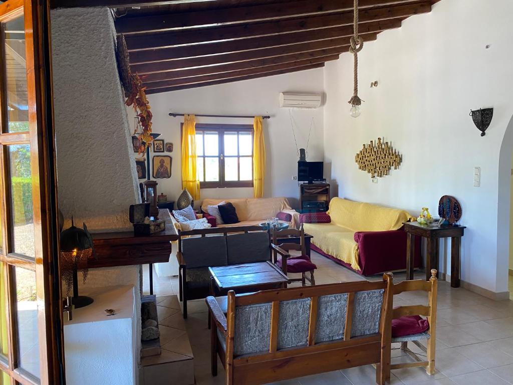 ROUBINI HOME