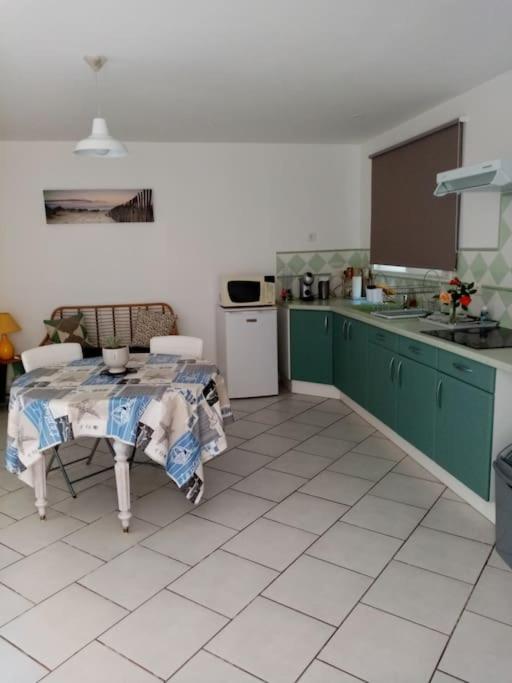 Appartement calme dans villa, piscine et spa et mer photo 2